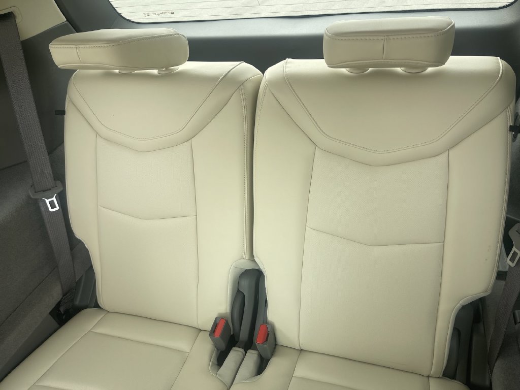 Used 2025 Cadillac XT6 Premium Luxury w/ LPO, Floor Liner Package AWD/4WD image 30