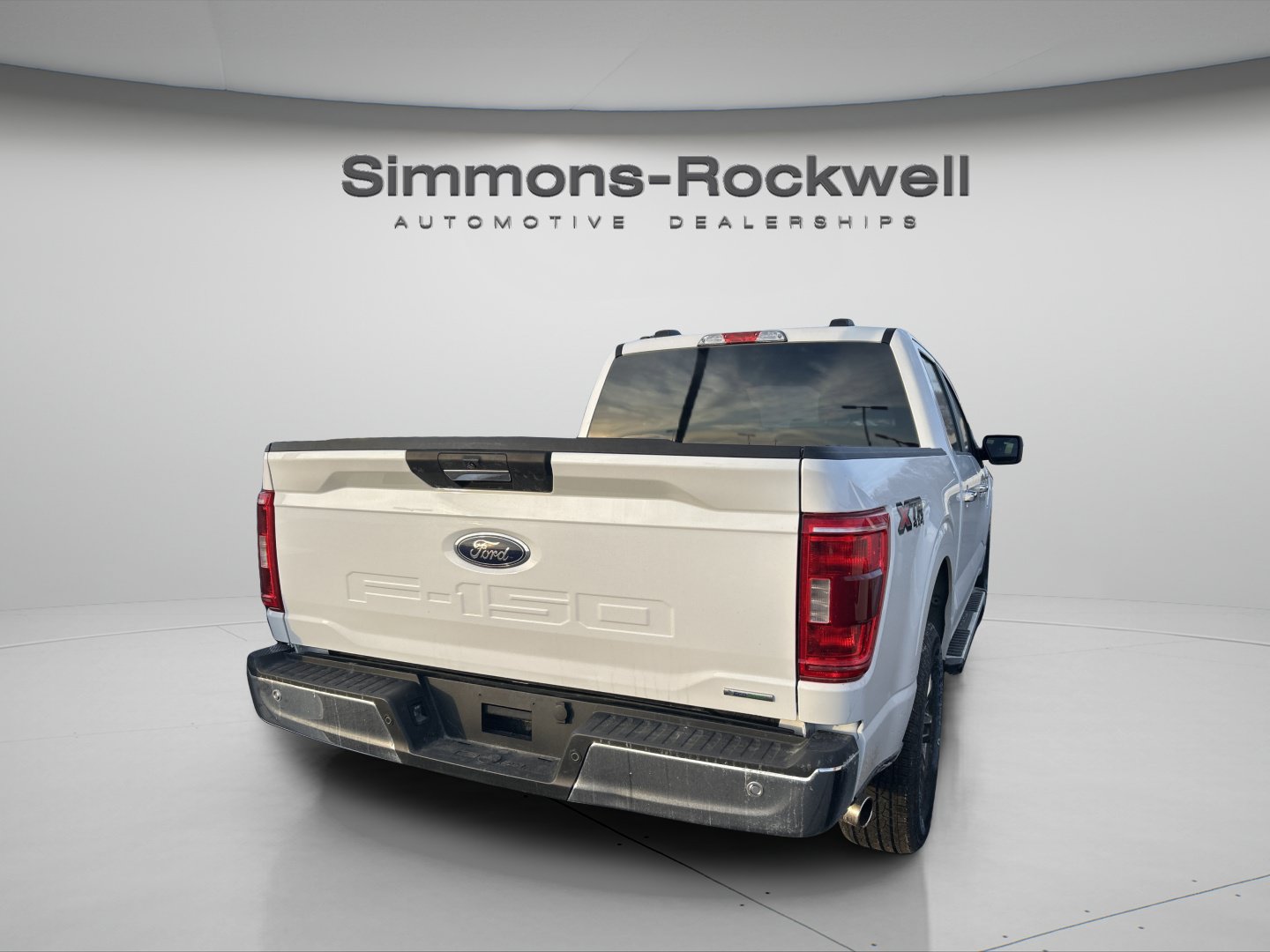Used 2022 Ford F150 XLT w/ XTR Package AWD/4WD image 4