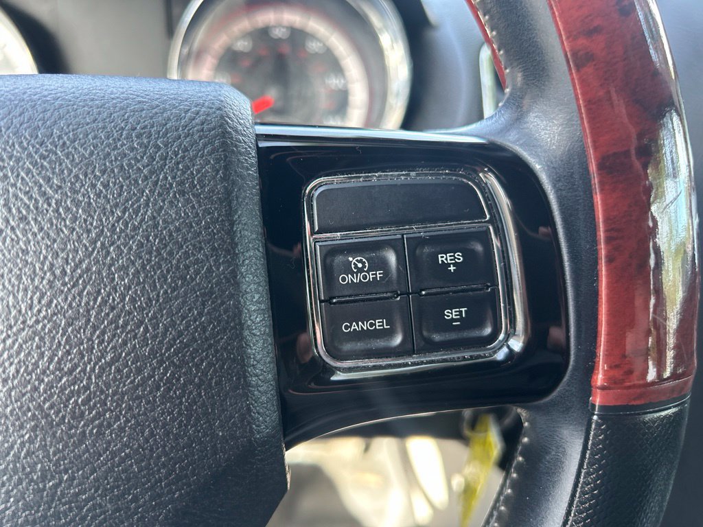 Used 2017 Dodge Grand Caravan SXT FWD image 12