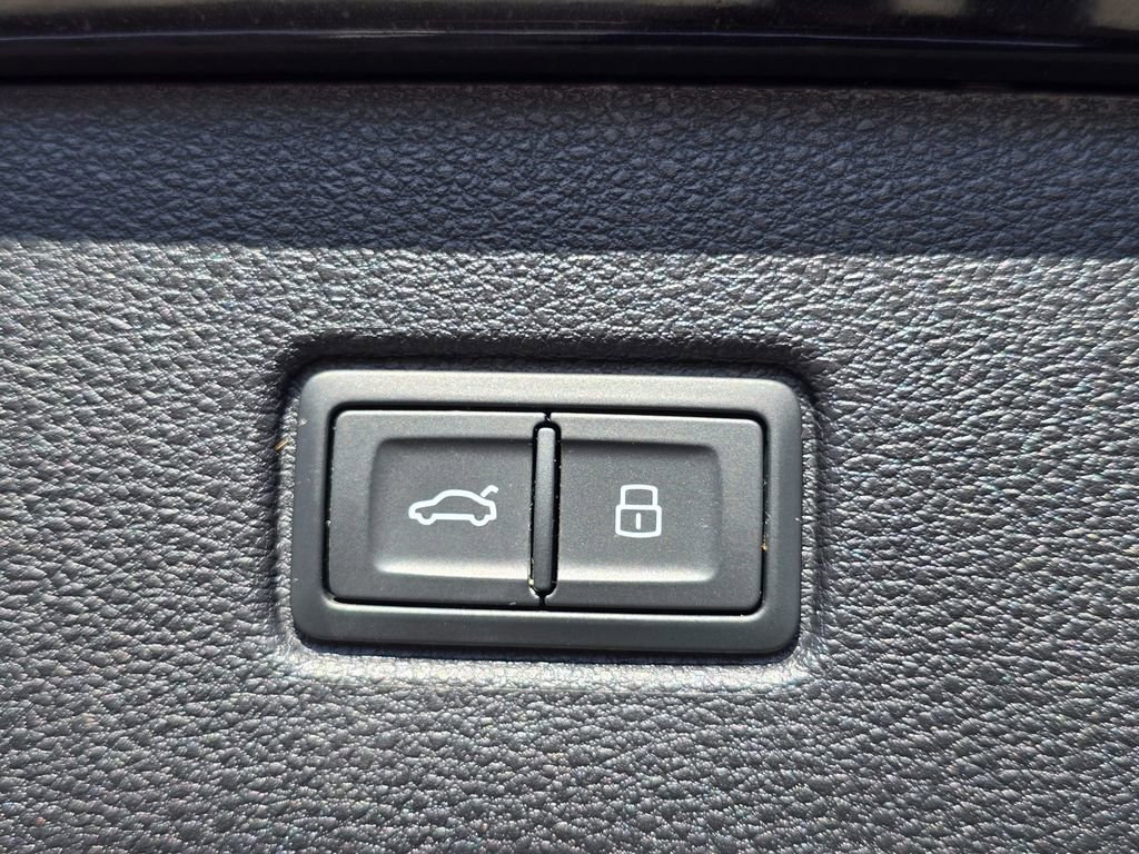 Used 2023 Audi Q7 2.0T Premium Plus w/ Premium Plus Package image 19
