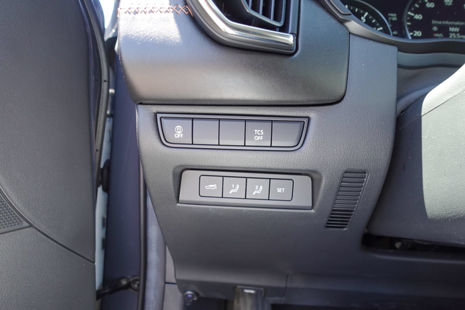 Used 2025 MAZDA CX-50 AWD 2.5 S w/ Premium Plus Pkg image 18