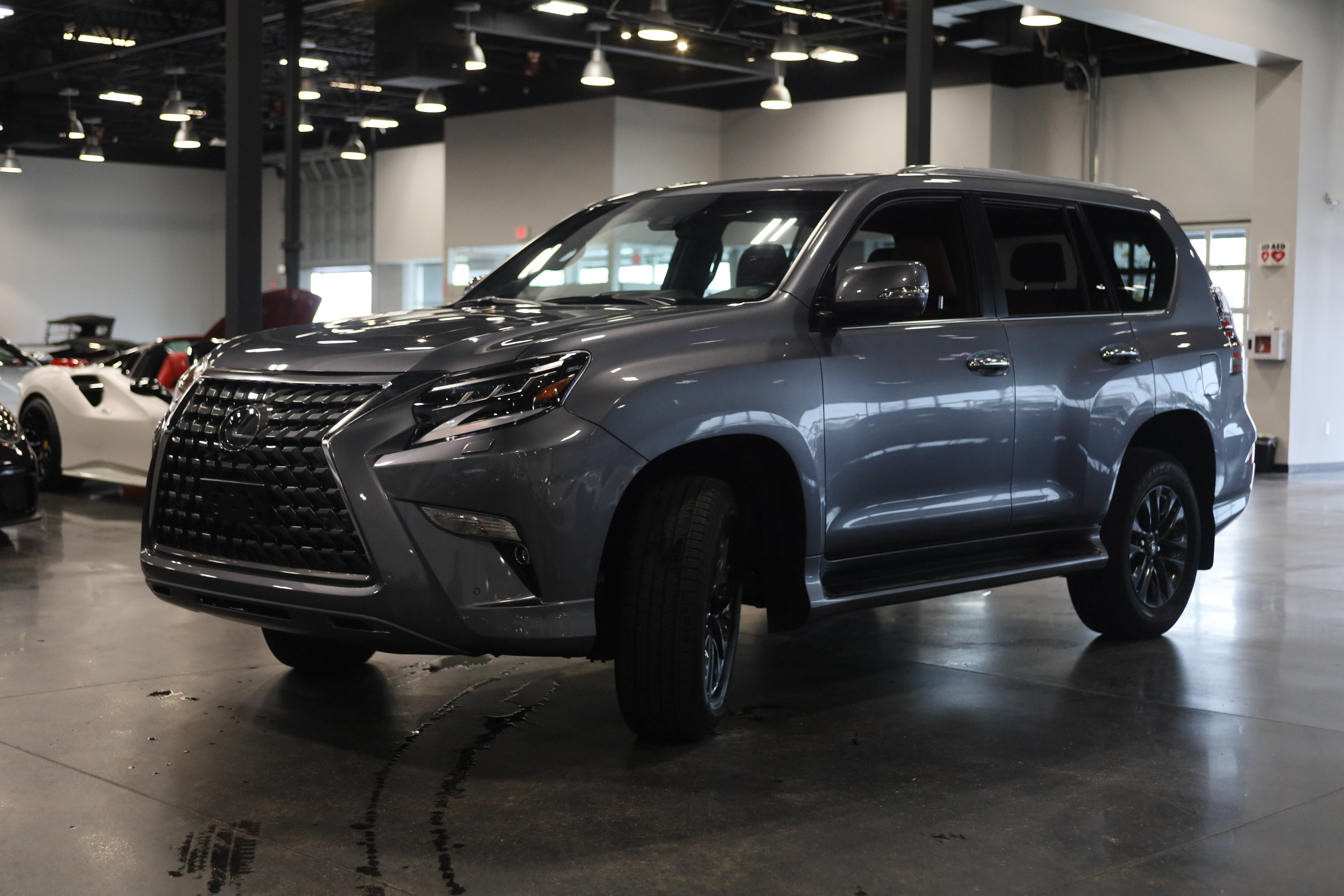 Used 2021 Lexus GX 460 Premium w/ Premium Package AWD/4WD image 3