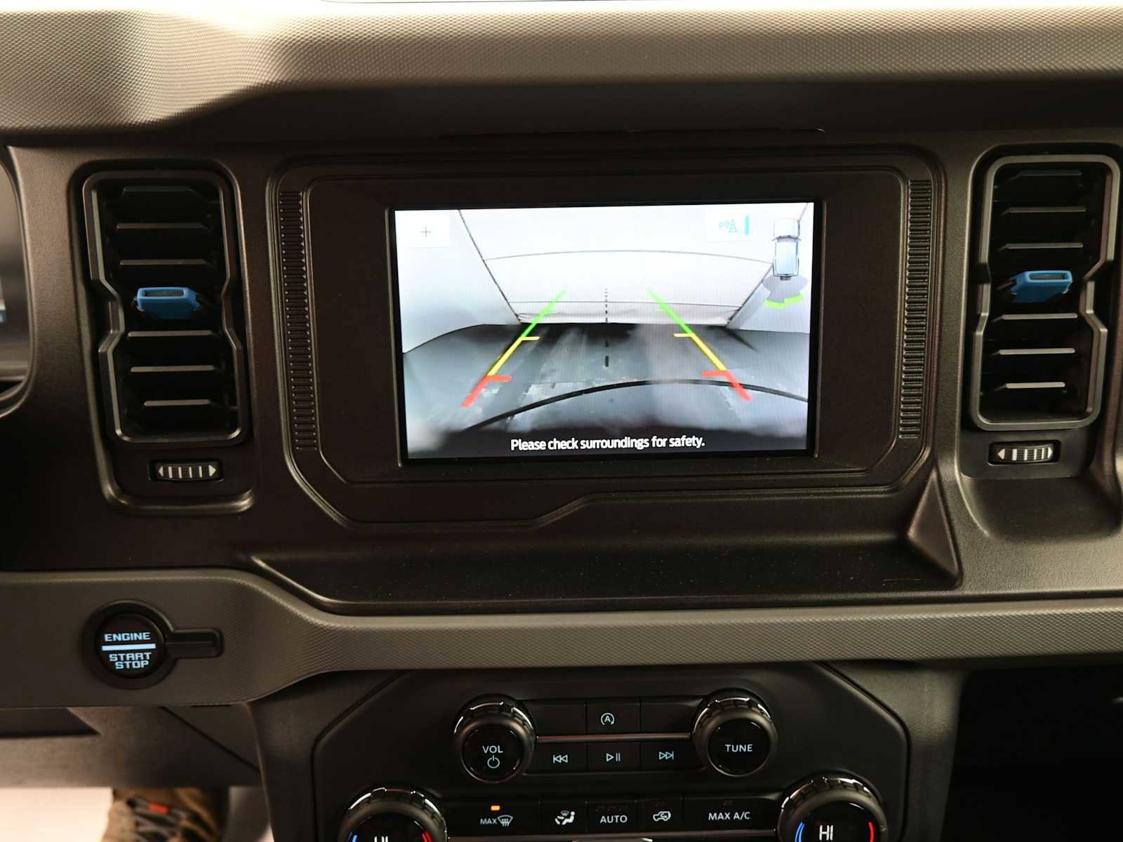 Used 2023 Ford Bronco Black Diamond image 7