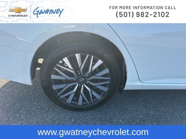 Used 2025 Nissan Altima 2.5 SV FWD image 11