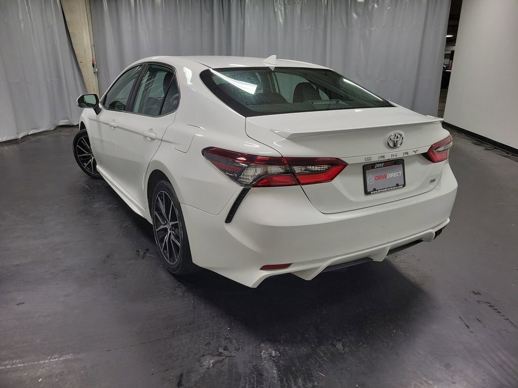 Used 2023 Toyota Camry SE image 6