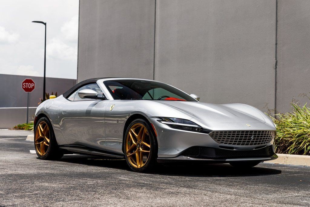 Used 2024 Ferrari Roma Spider RWD image 16