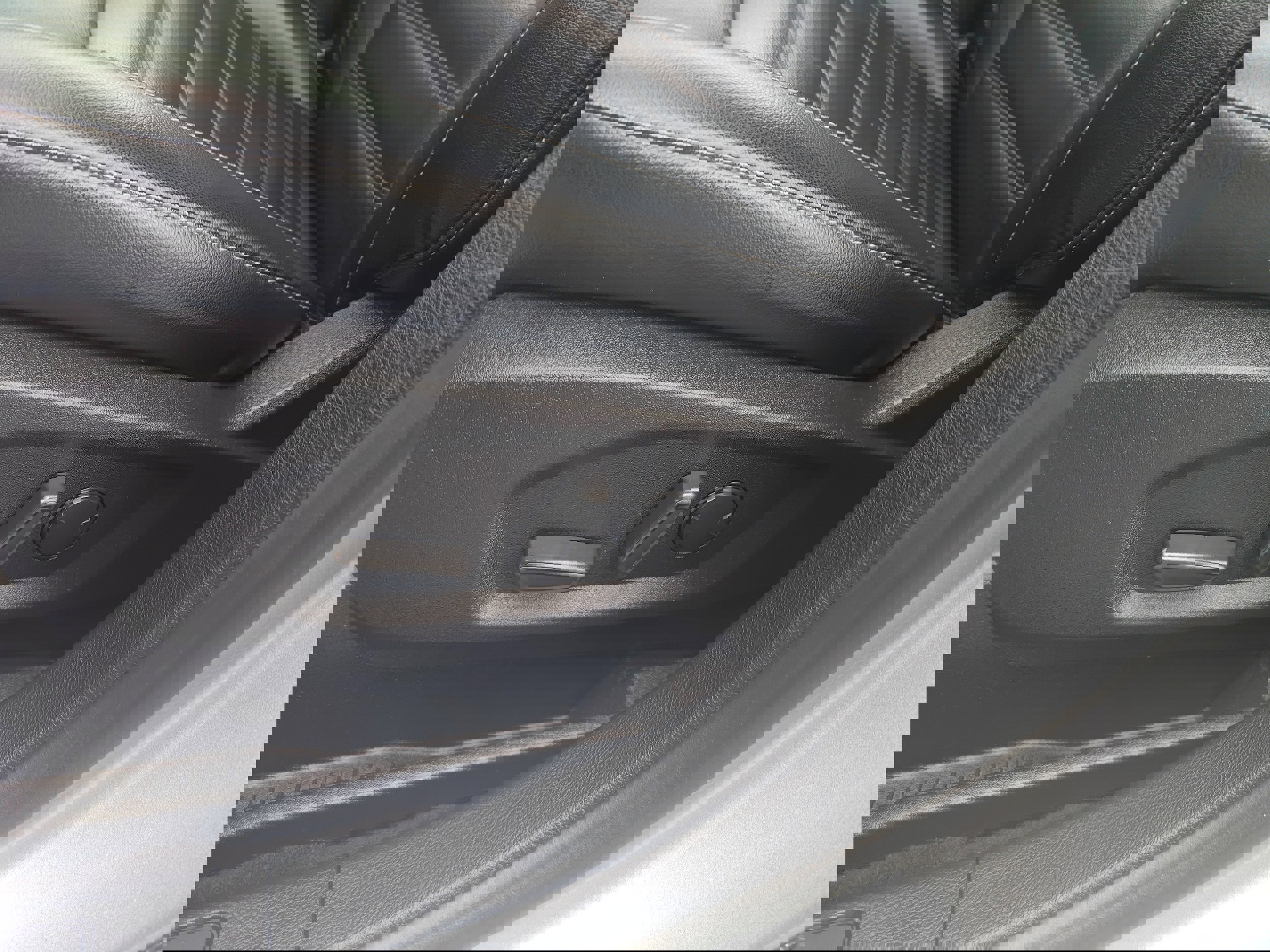 Used 2022 Ford Edge SEL w/ Convenience Package image 13