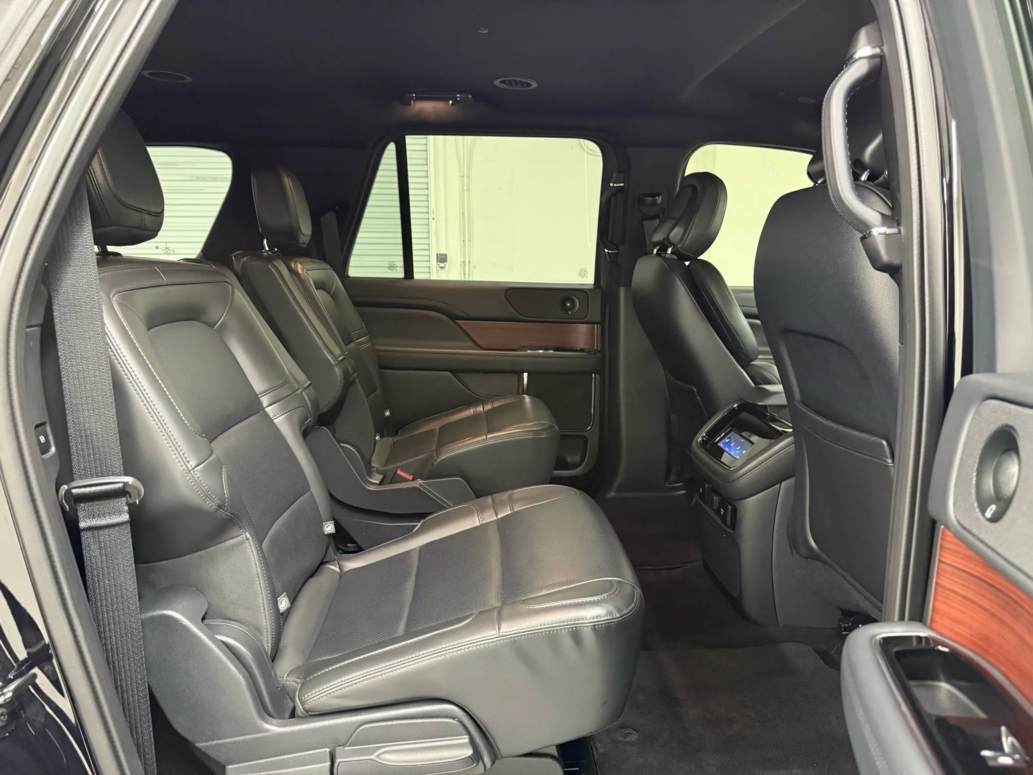 Used 2023 Lincoln Navigator L Standard Sport Utility 4D image 16