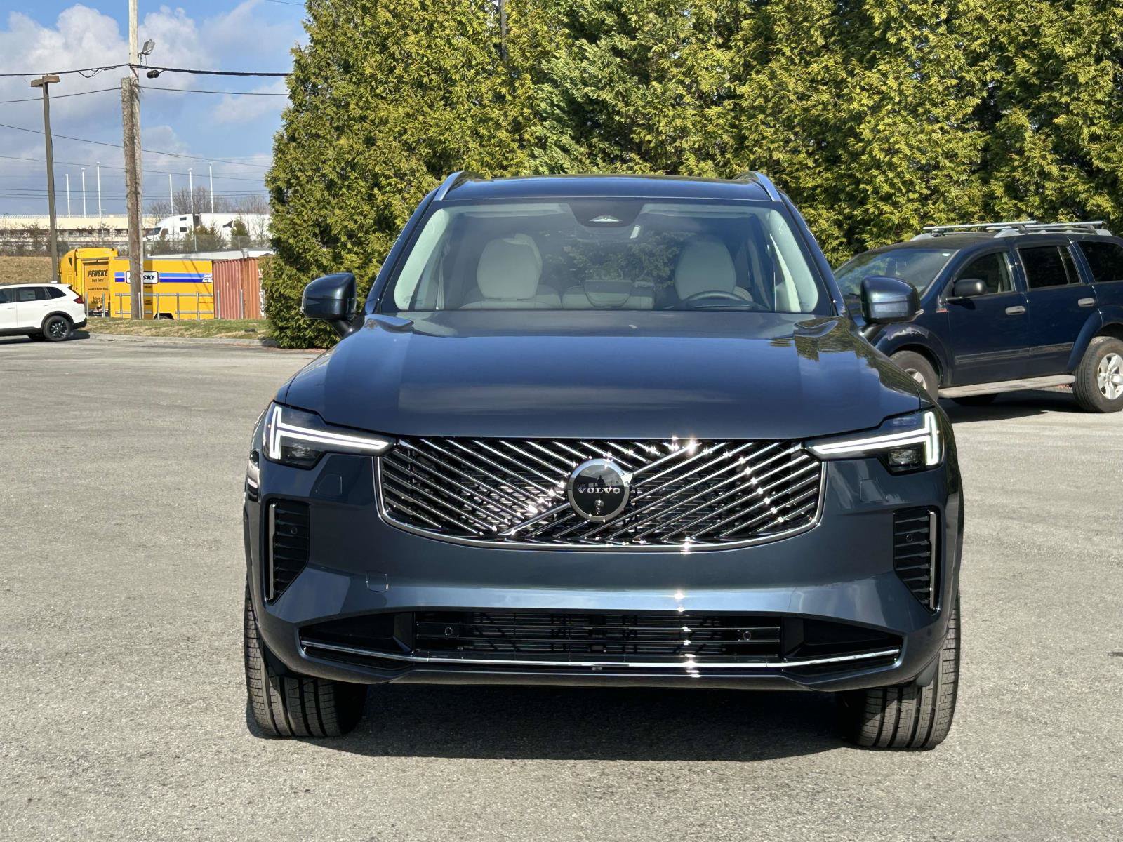 New 2026 Volvo XC90 B6 Ultra w/ Protection Package AWD/4WD image 7