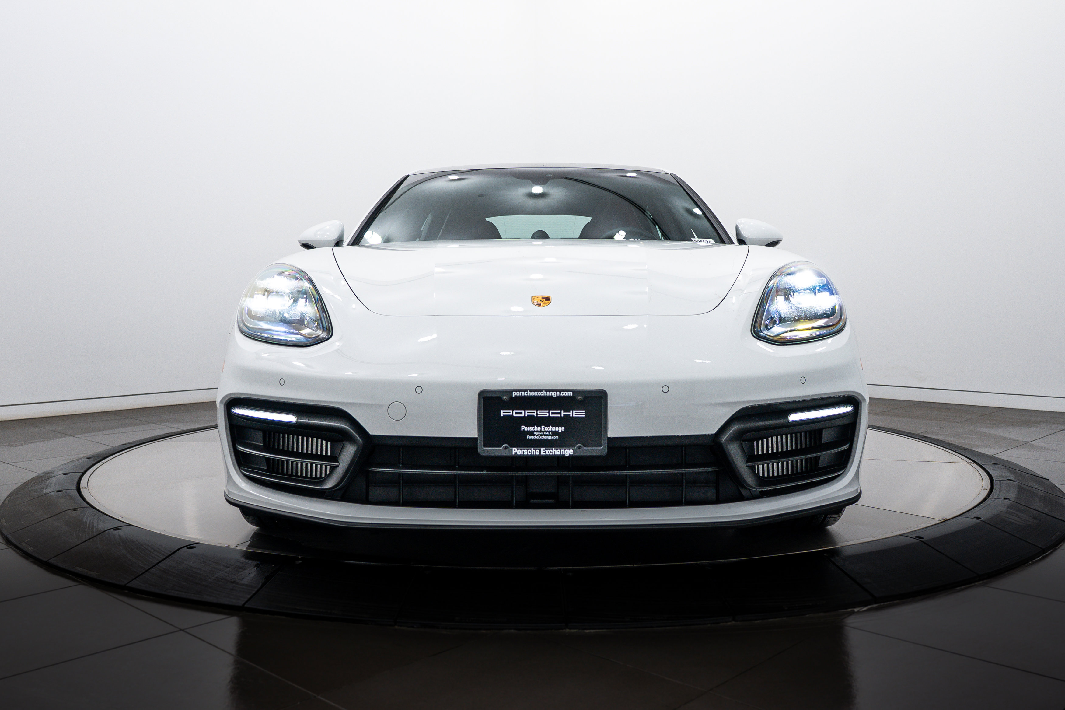 Used 2022 Porsche Panamera 4 image 10