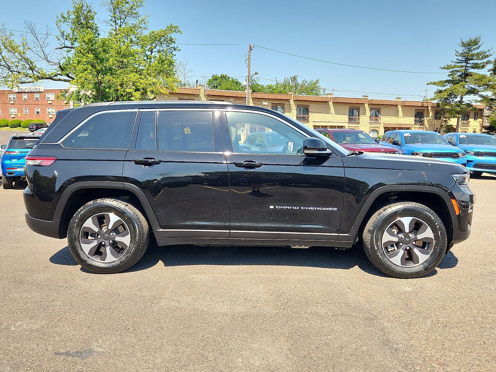 Used 2024 Jeep Grand Cherokee Limited 4xe AWD/4WD image 7
