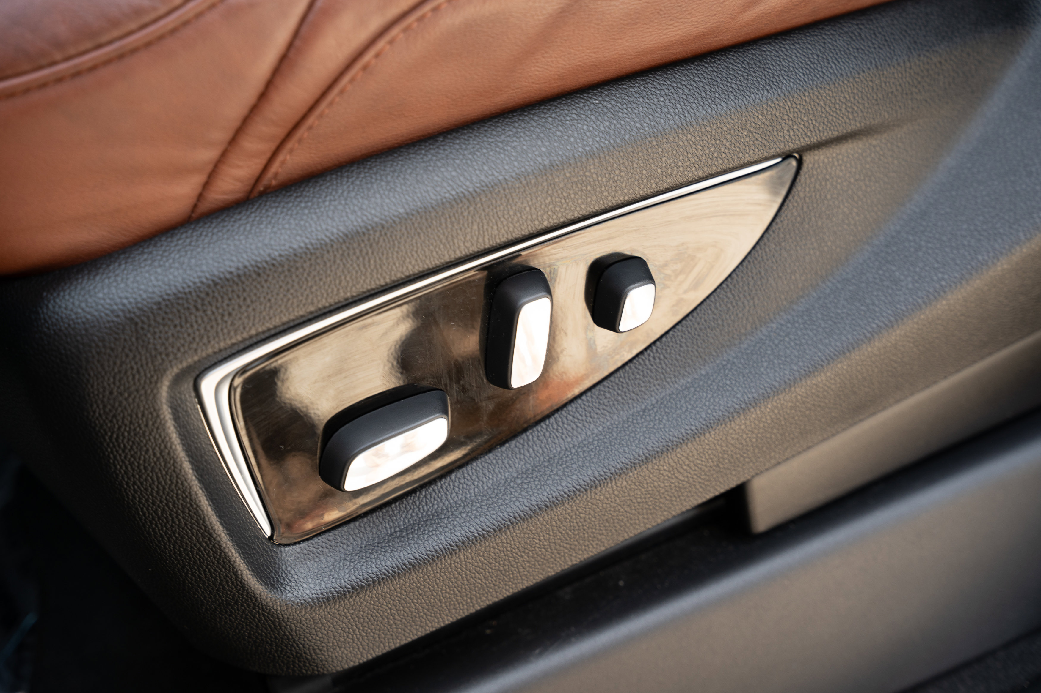 Used 2020 Cadillac Escalade Luxury AWD/4WD image 22