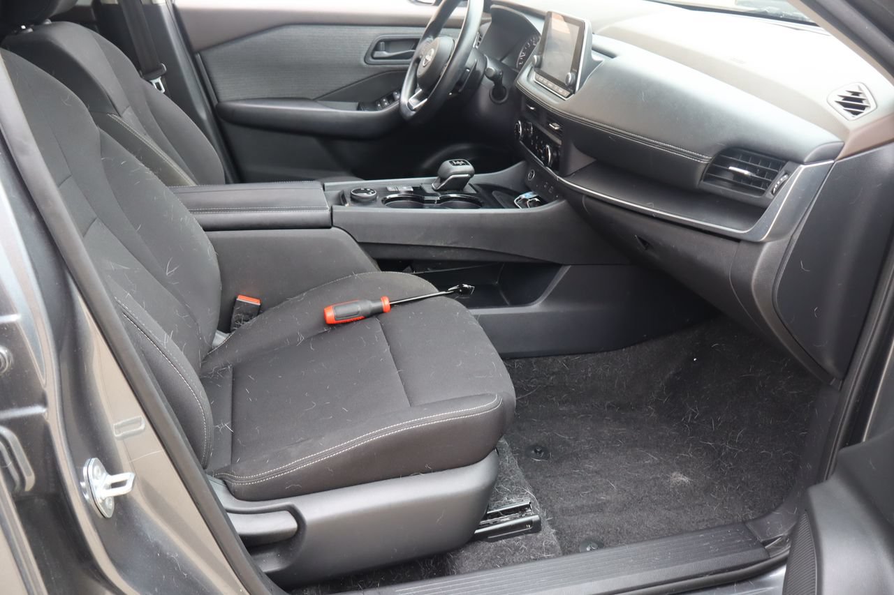 Used 2023 Nissan Rogue S AWD/4WD image 16