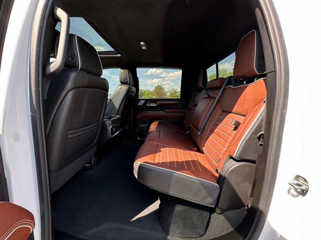 Used 2024 GMC Sierra 2500 Denali Ultimate AWD/4WD image 7