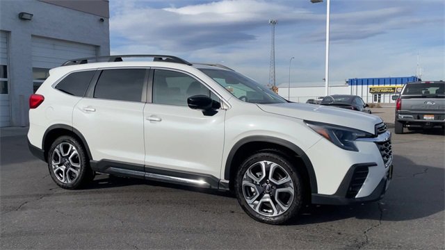 Used 2024 Subaru Ascent Limited w/ Technology Package image 3