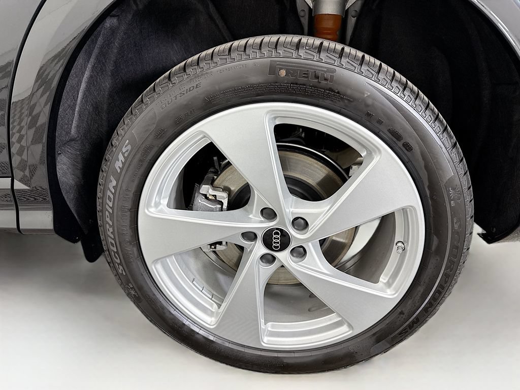 Used 2025 Audi Q5 Premium Plus AWD/4WD image 31