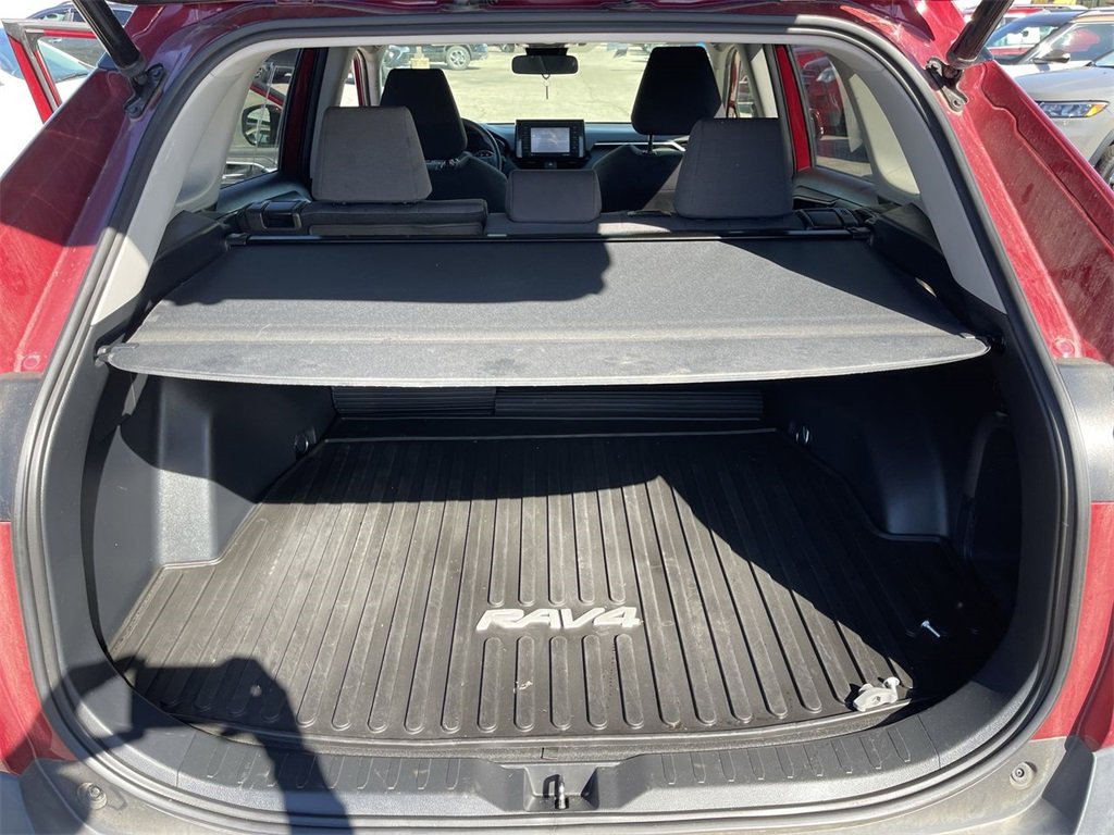 Used 2022 Toyota RAV4 XLE image 23