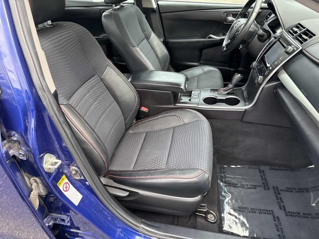 Used 2015 Toyota Camry SE w/ Moonroof Package FWD image 8