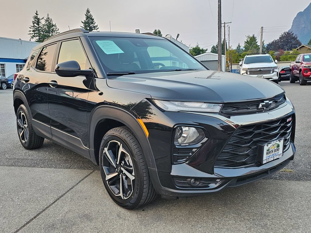 Used 2023 Chevrolet TrailBlazer RS w/ Convenience Package AWD/4WD image 3