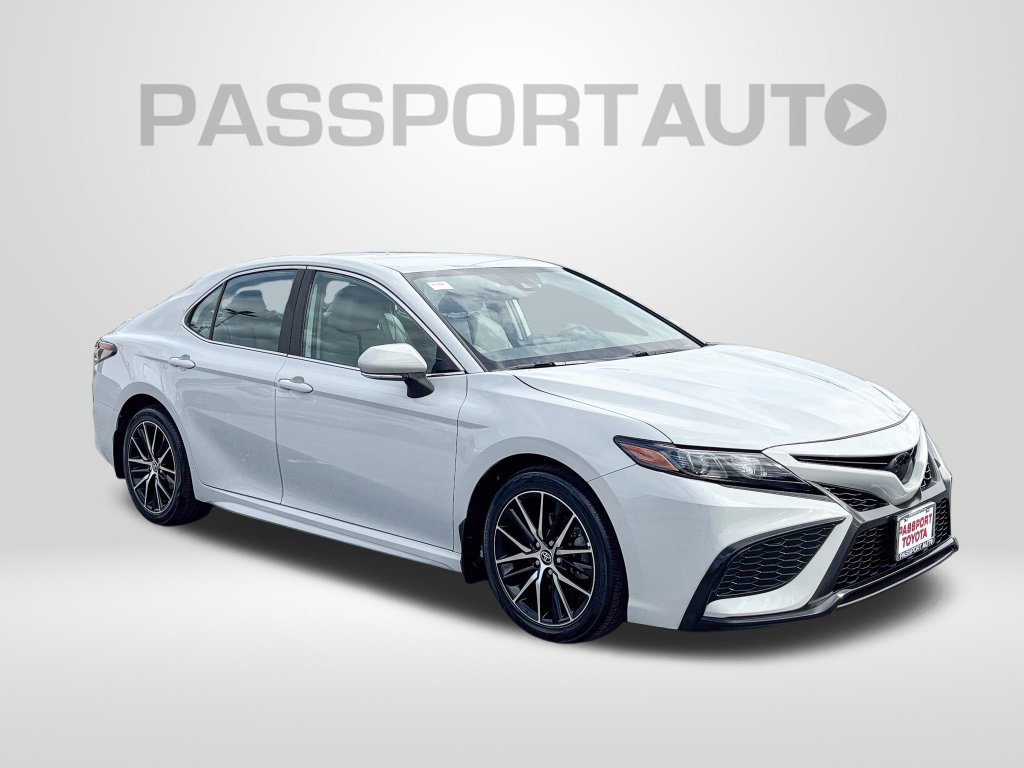 Used 2024 Toyota Camry SE FWD image 11