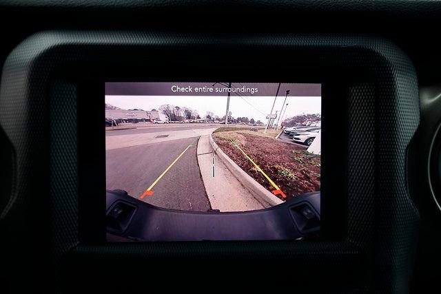 Used 2021 Jeep Gladiator Willys image 37