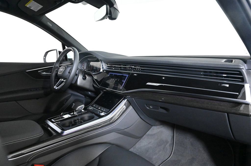 Used 2025 Audi Q7 3.0T Premium Plus image 15