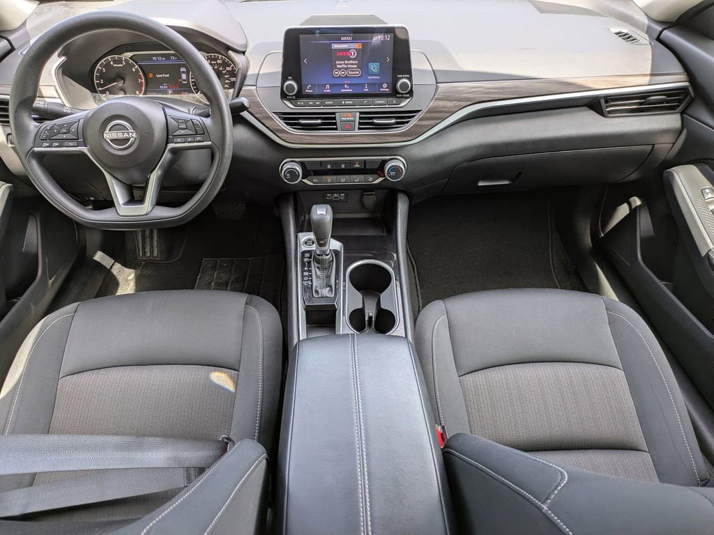 Used 2024 Nissan Altima 2.5 SV image 13