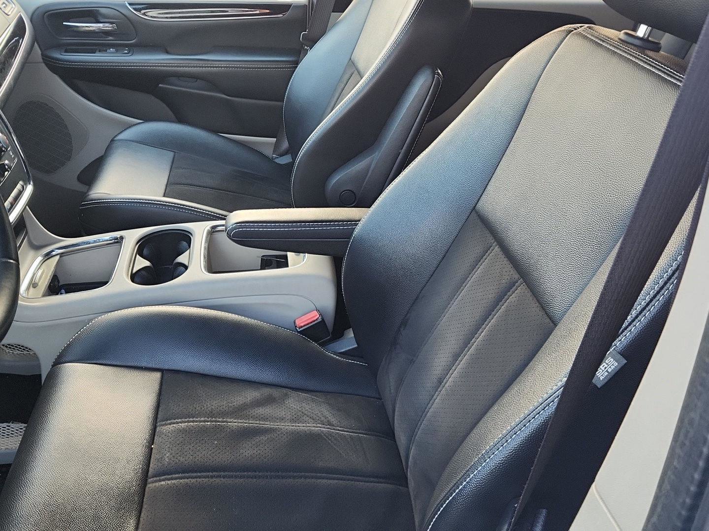 Used 2019 Dodge Grand Caravan SXT image 10