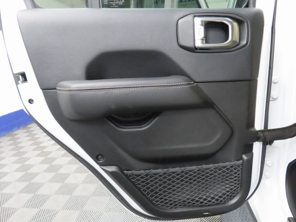 Used 2018 Jeep Wrangler Unlimited Sahara w/ Cold Weather Group image 43