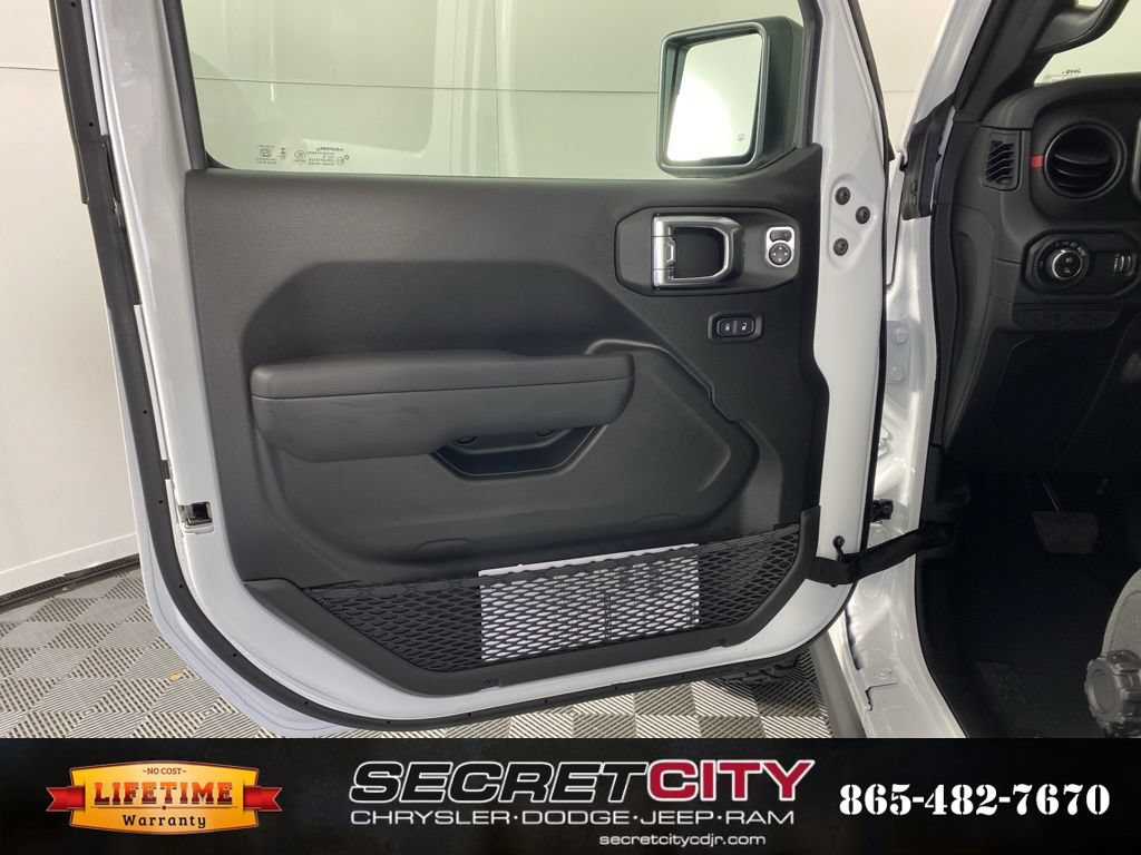 New 2026 Jeep Gladiator Rubicon w/ Steel Power Dome Hood Package AWD/4WD image 12