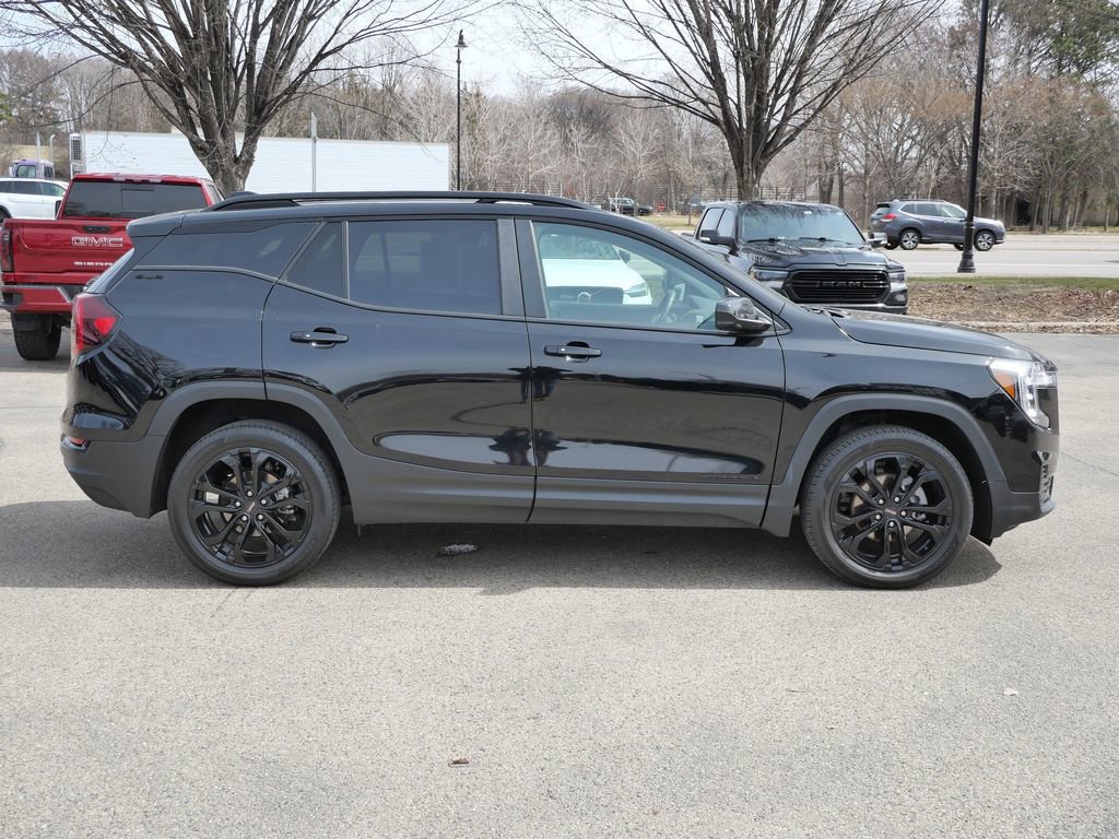 Used 2022 GMC Terrain SLE w/ Driver Convenience Package AWD/4WD image 14