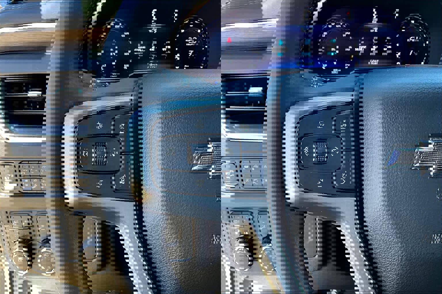 Used 2024 Chevrolet Suburban Z71 w/ Luxury Package image 22