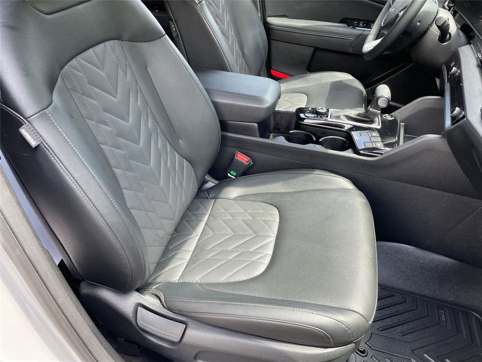 Used 2025 Kia Sportage X-Line w/ Premium Package AWD/4WD image 18