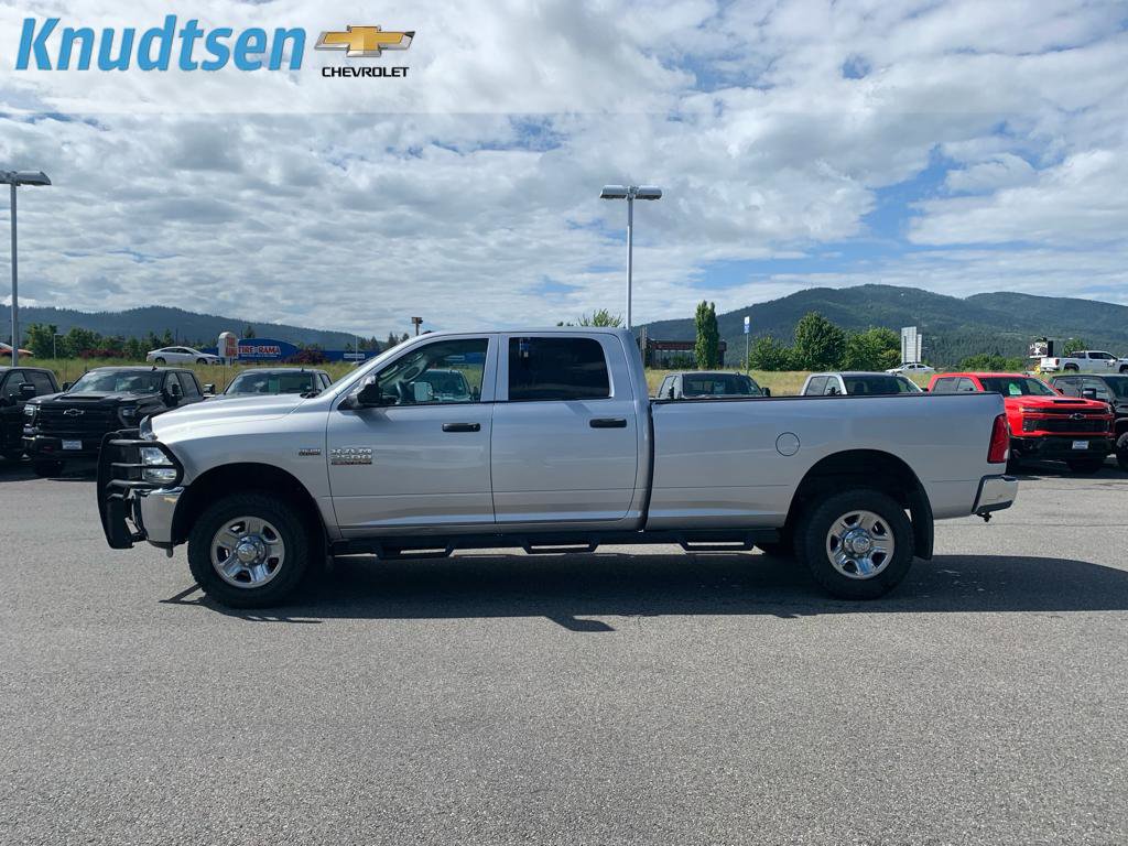 Used 2018 RAM 2500 Tradesman w/ Chrome Appearance Group AWD/4WD image 4