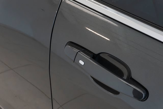 Used 2020 Chevrolet Equinox LT w/ Sport Edition FWD image 10