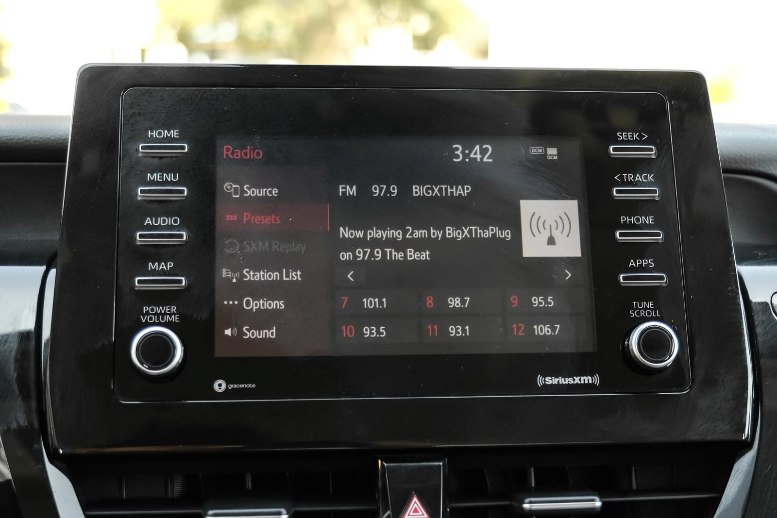 Used 2023 Toyota Camry SE FWD image 29