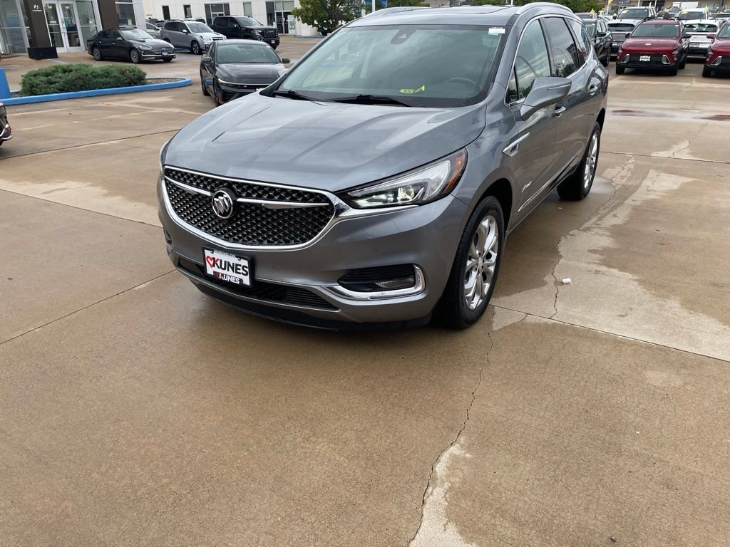 Used 2021 Buick Enclave Avenir w/ Avenir Technology Package AWD/4WD image 10