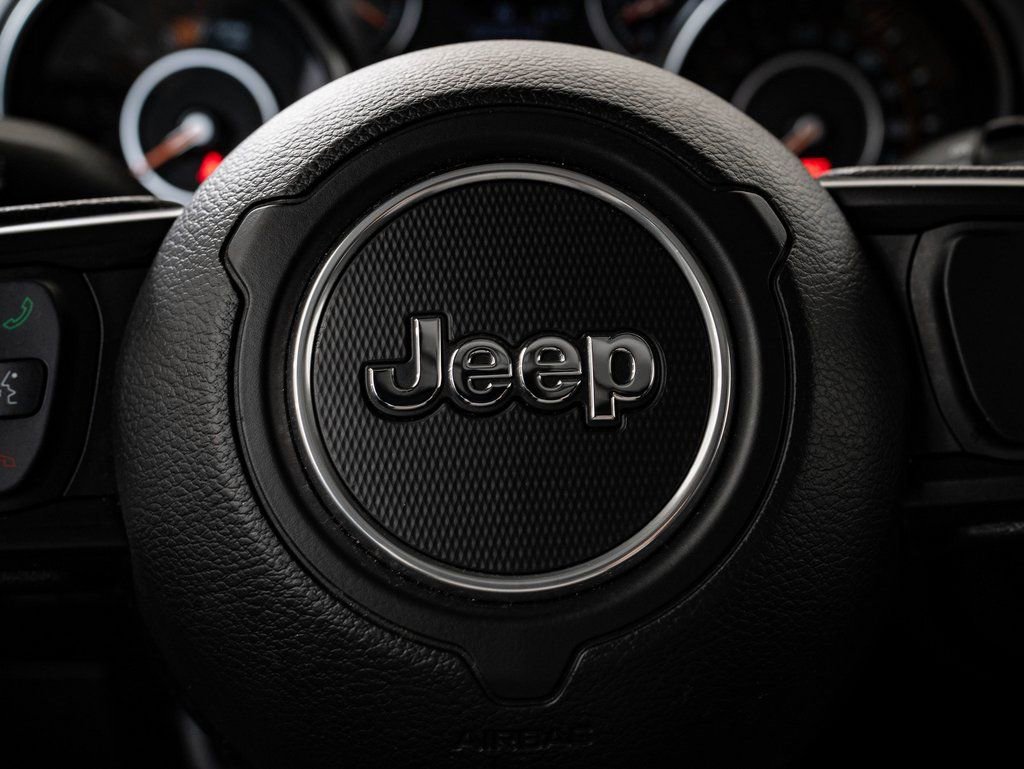 Used 2023 Jeep Wrangler Willys AWD/4WD image 31