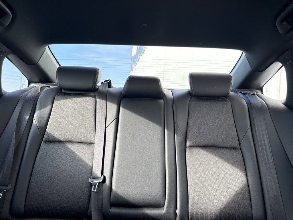 Used 2018 Honda Accord Sport image 8