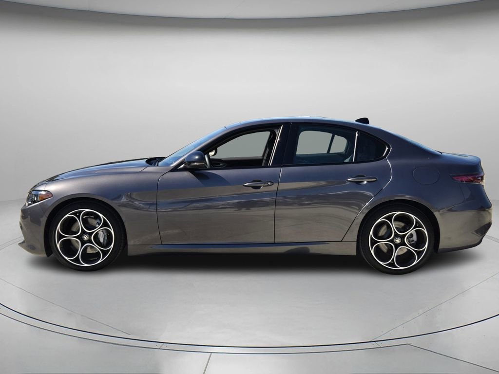 New 2025 Alfa Romeo Giulia w/ Driving Assist Package image 2