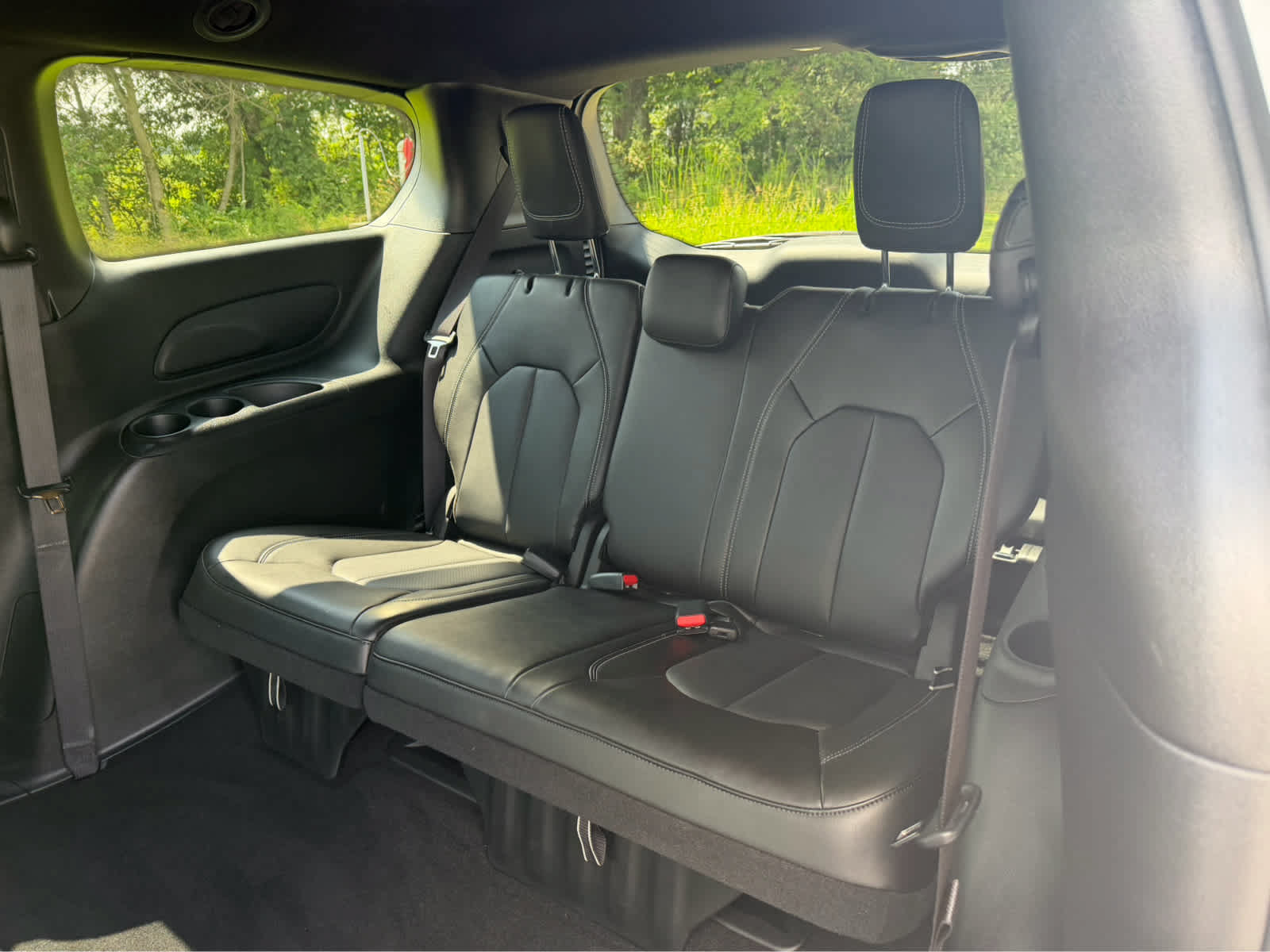 Used 2025 Chrysler Pacifica Select FWD image 33