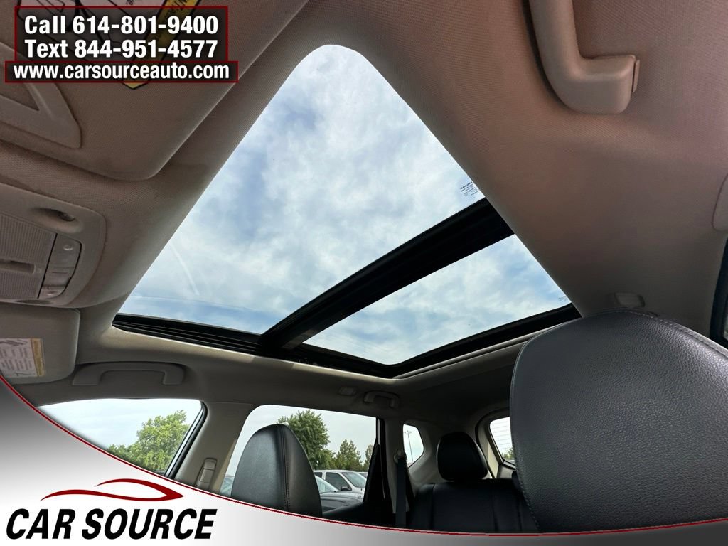 Used 2017 Nissan Rogue SL w/ SL Premium Package AWD/4WD image 18