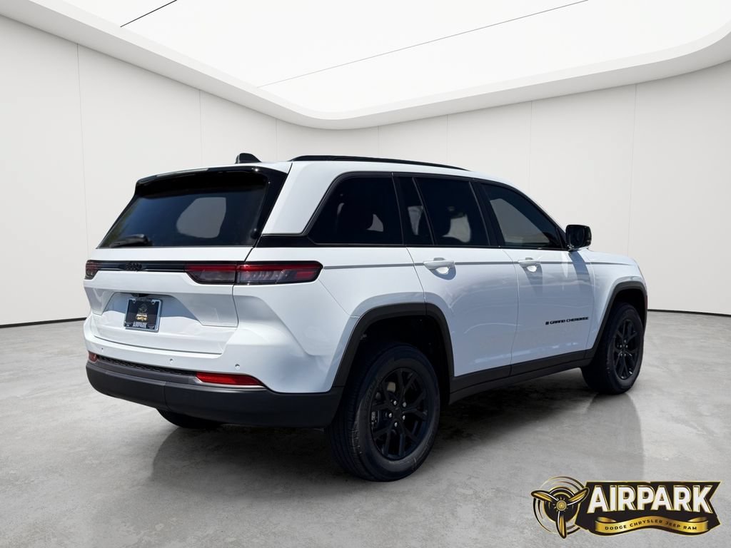 New 2026 Jeep Grand Cherokee Altitude RWD image 4