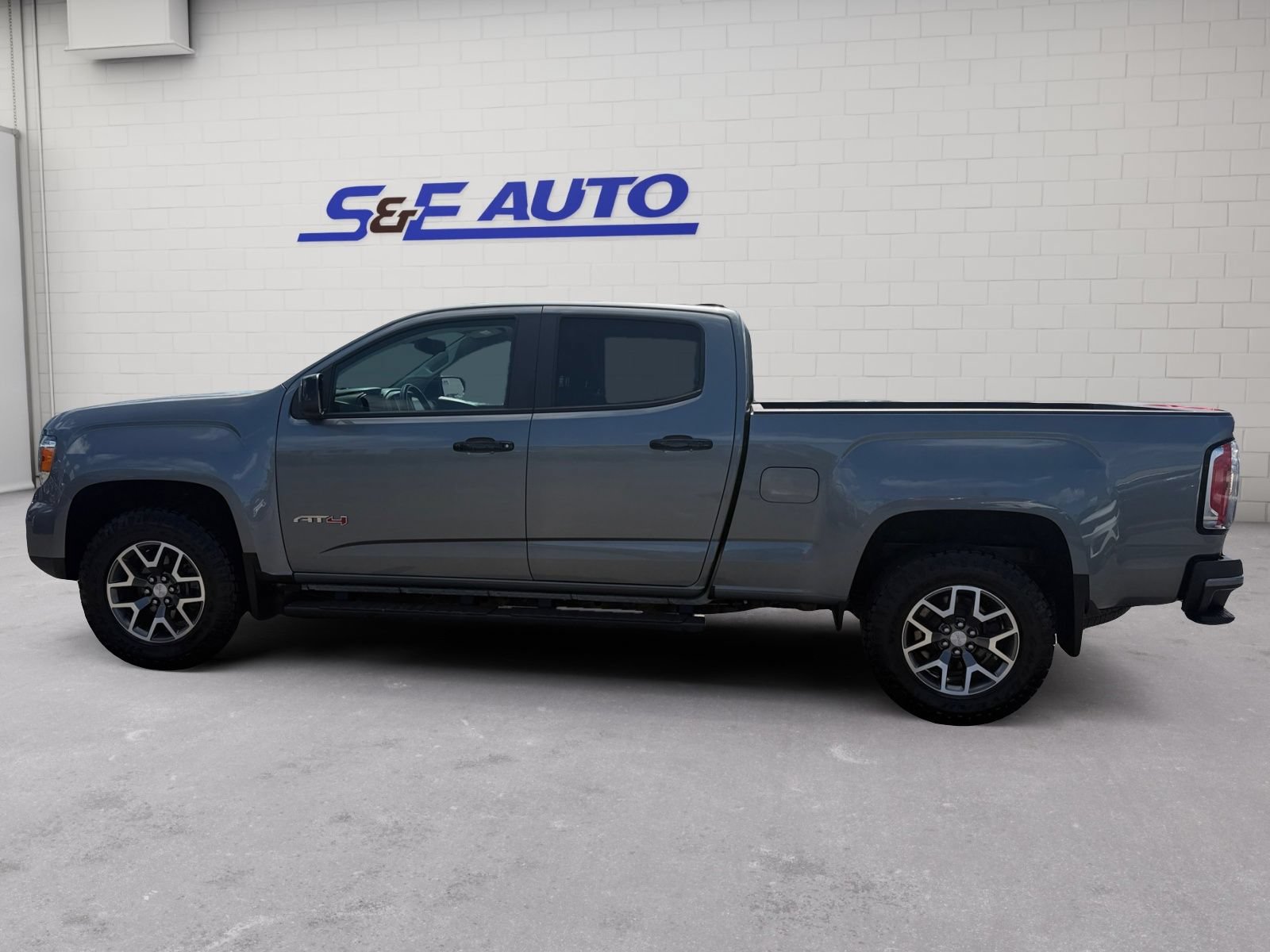 Used 2021 GMC Canyon AT4 AWD/4WD image 2