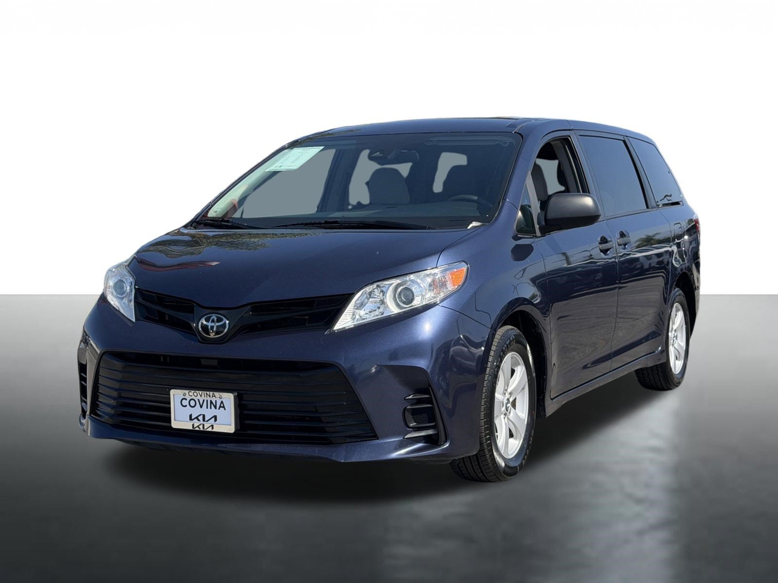Used 2019 Toyota Sienna L FWD image 4