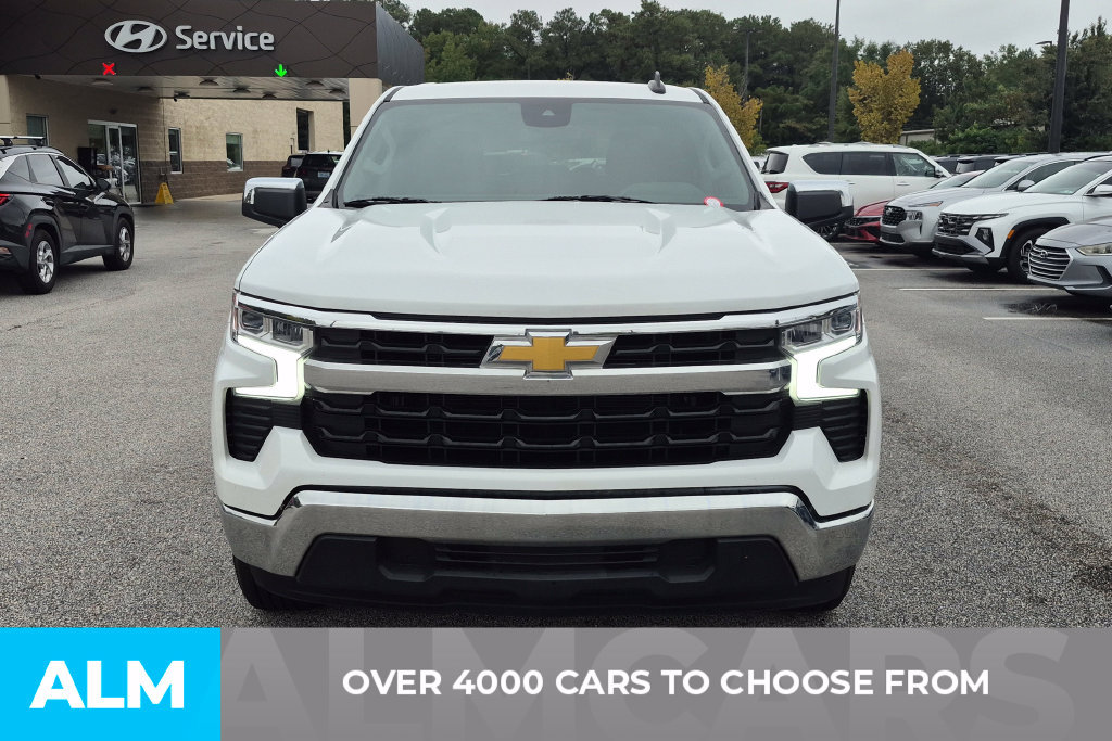 Used 2025 Chevrolet Silverado 1500 LT RWD image 2