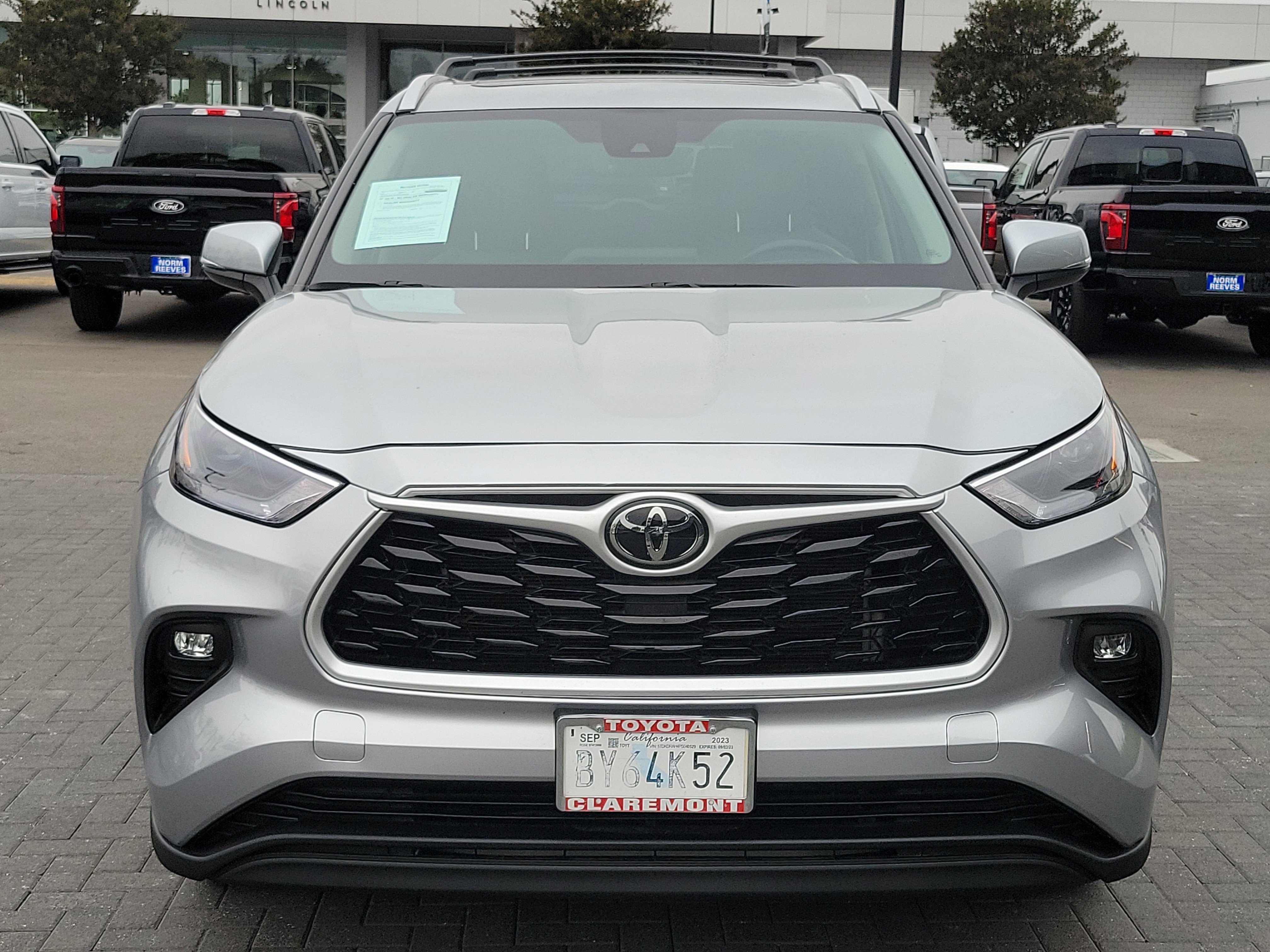 Used 2023 Toyota Highlander XLE FWD image 8