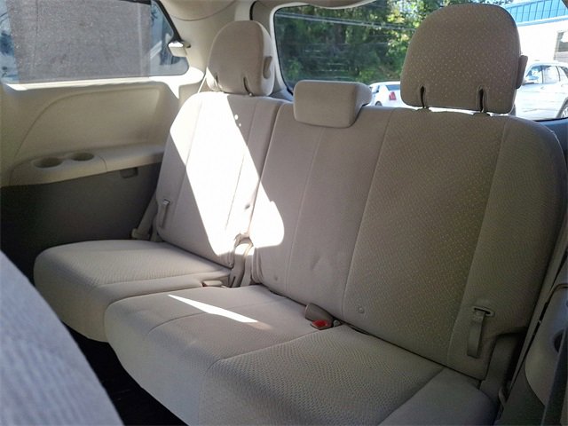 Used 2014 Toyota Sienna LE image 13