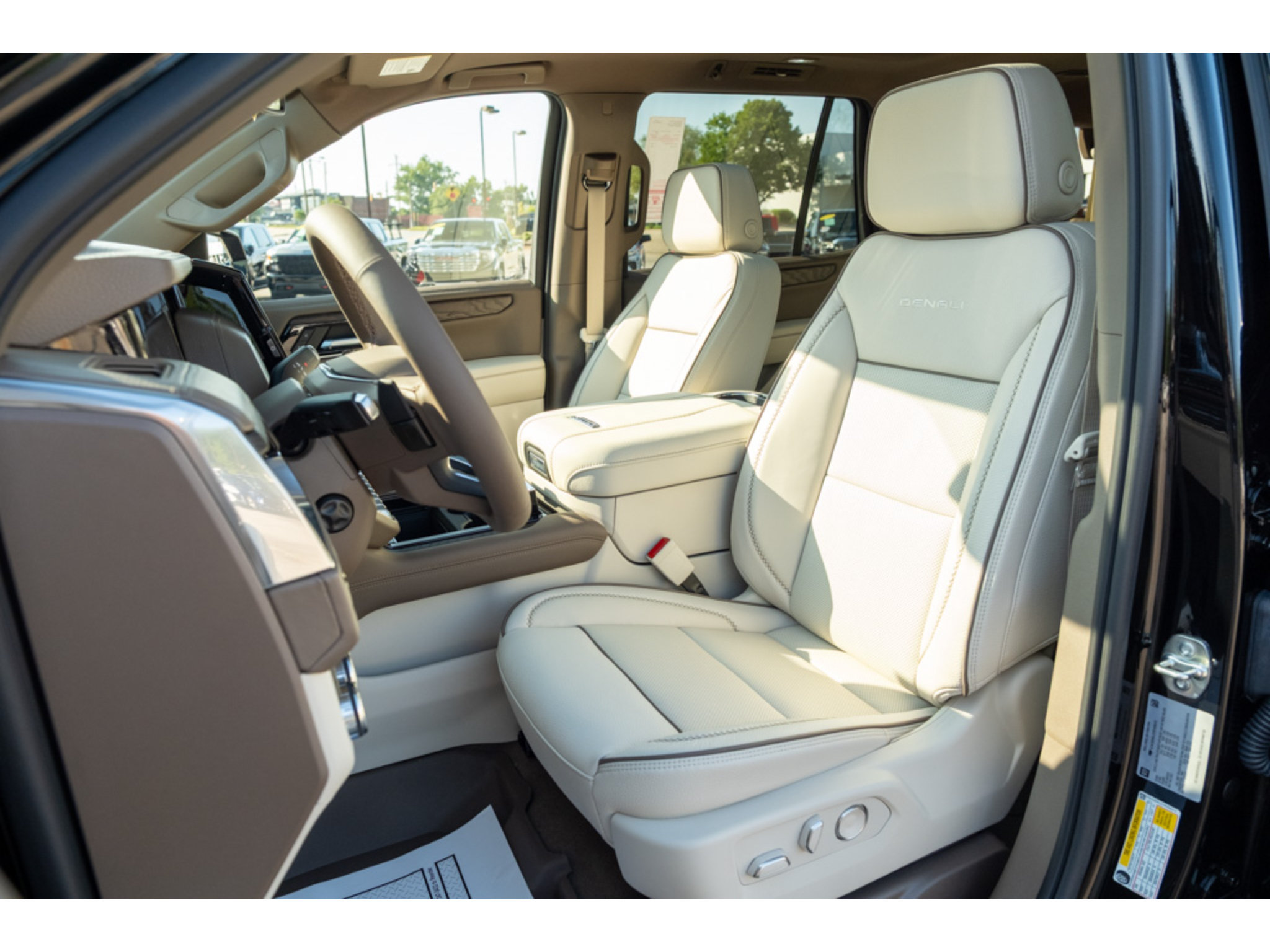 New 2026 GMC Yukon Denali w/ Sun & Power Step Package AWD/4WD image 12