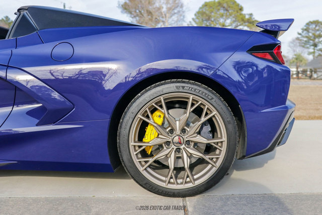 Used 2025 Chevrolet Corvette Stingray Premium Conv w/ Z51 Performance Package RWD image 5